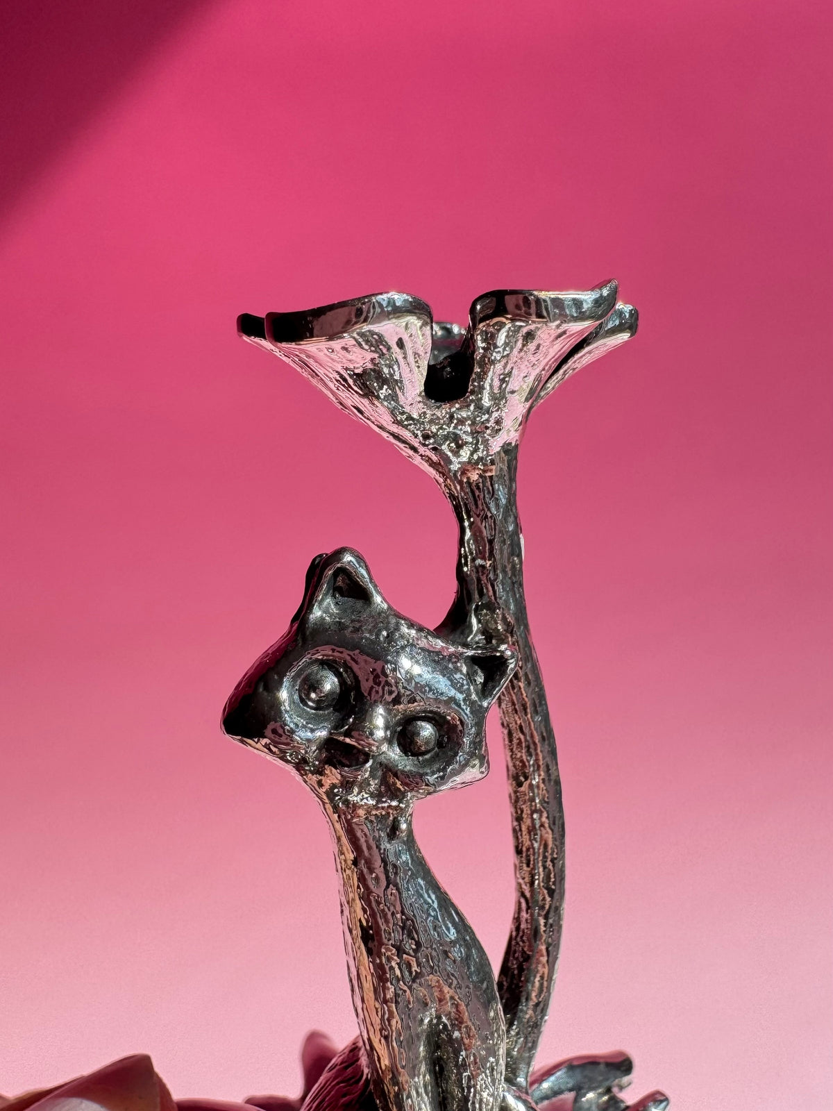 Cat and Flower Metal Mini Sphere Stand