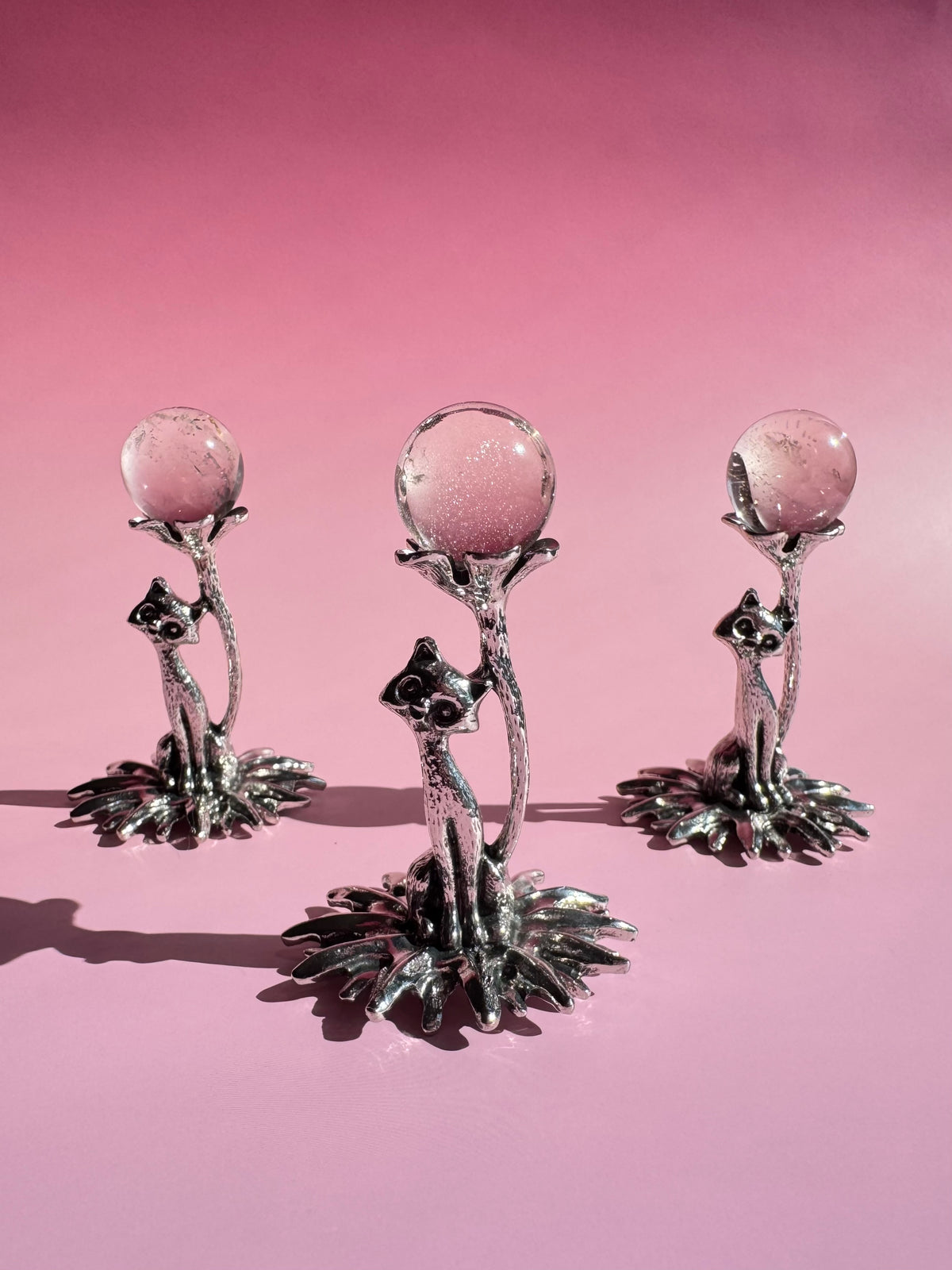 Cat and Flower Metal Mini Sphere Stand
