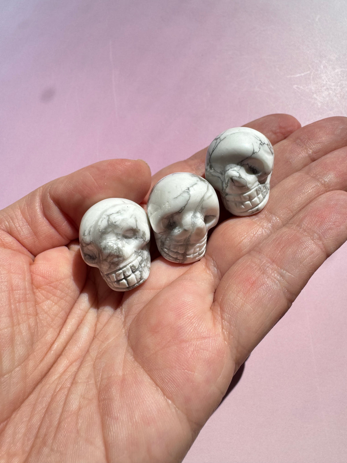 Howlite Skull Mini Carving