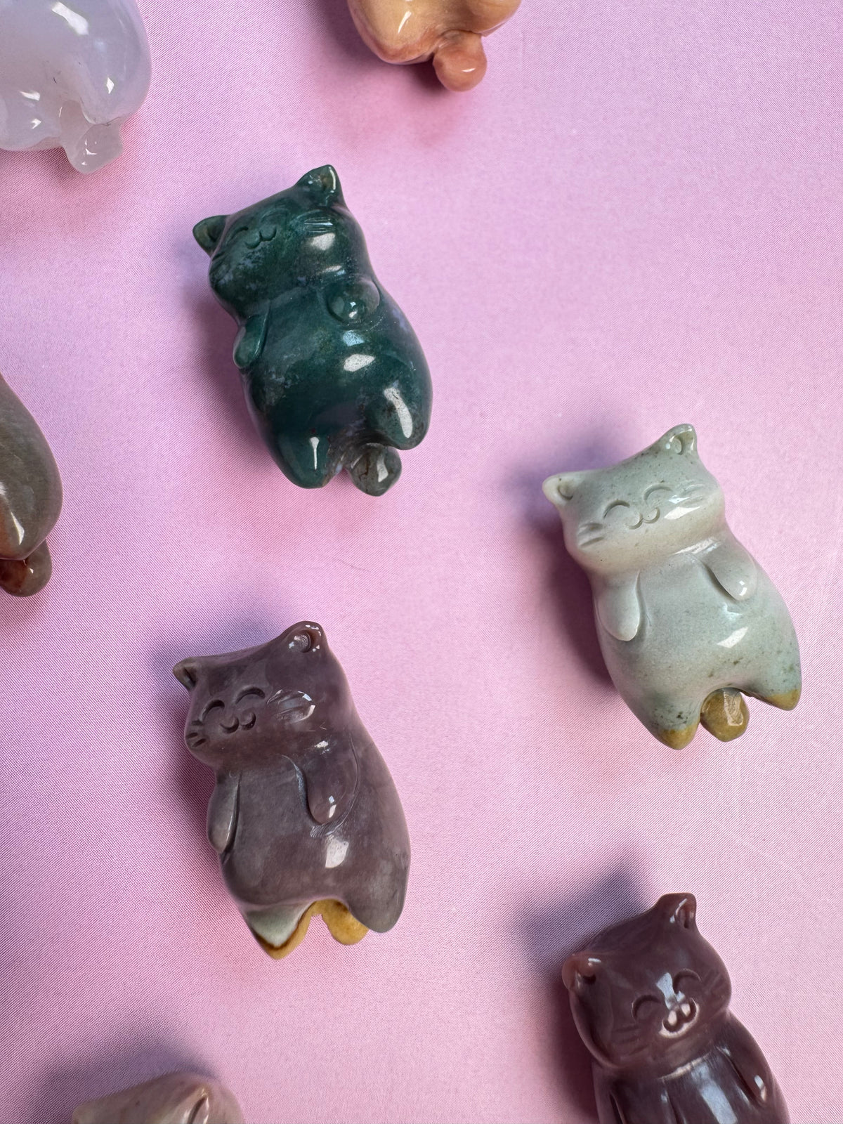 Alashan Jade Happy Cat Mini Carving