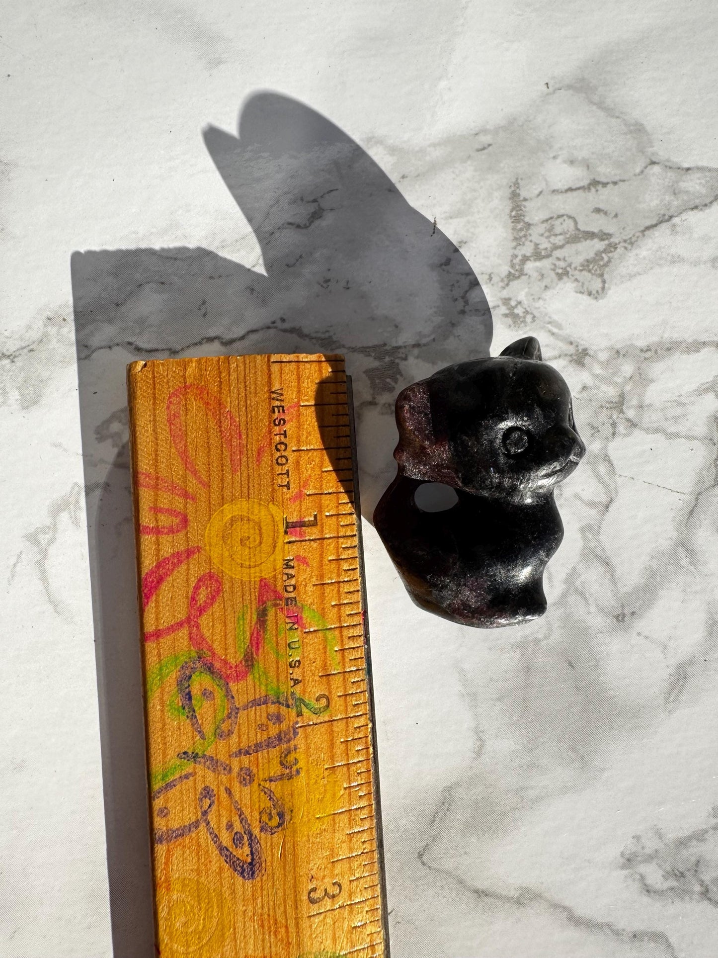 Garnet Kitty Carving - (1.5")