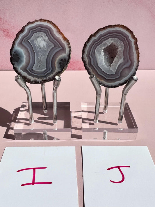Purple and Gray Banding - Zhanguo Agate Specimen
