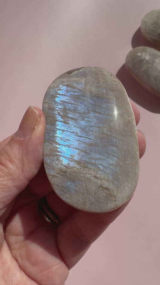 Moonstone Palm Stone